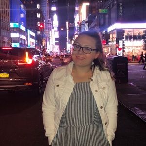 Meet your Posher, Emily